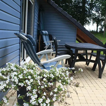 Holiday home Maison Bleue Avec Jardin A 6 Km De La Mer, Parking Prive, Wifi